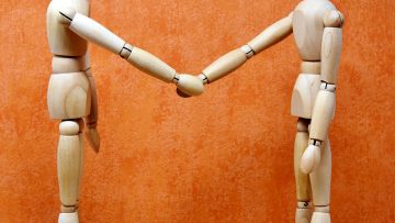 46FE-shake-hands-3147067_1920-360x203.jpg