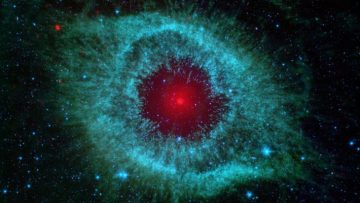 Comets Kick up Dust in Helix Nebula